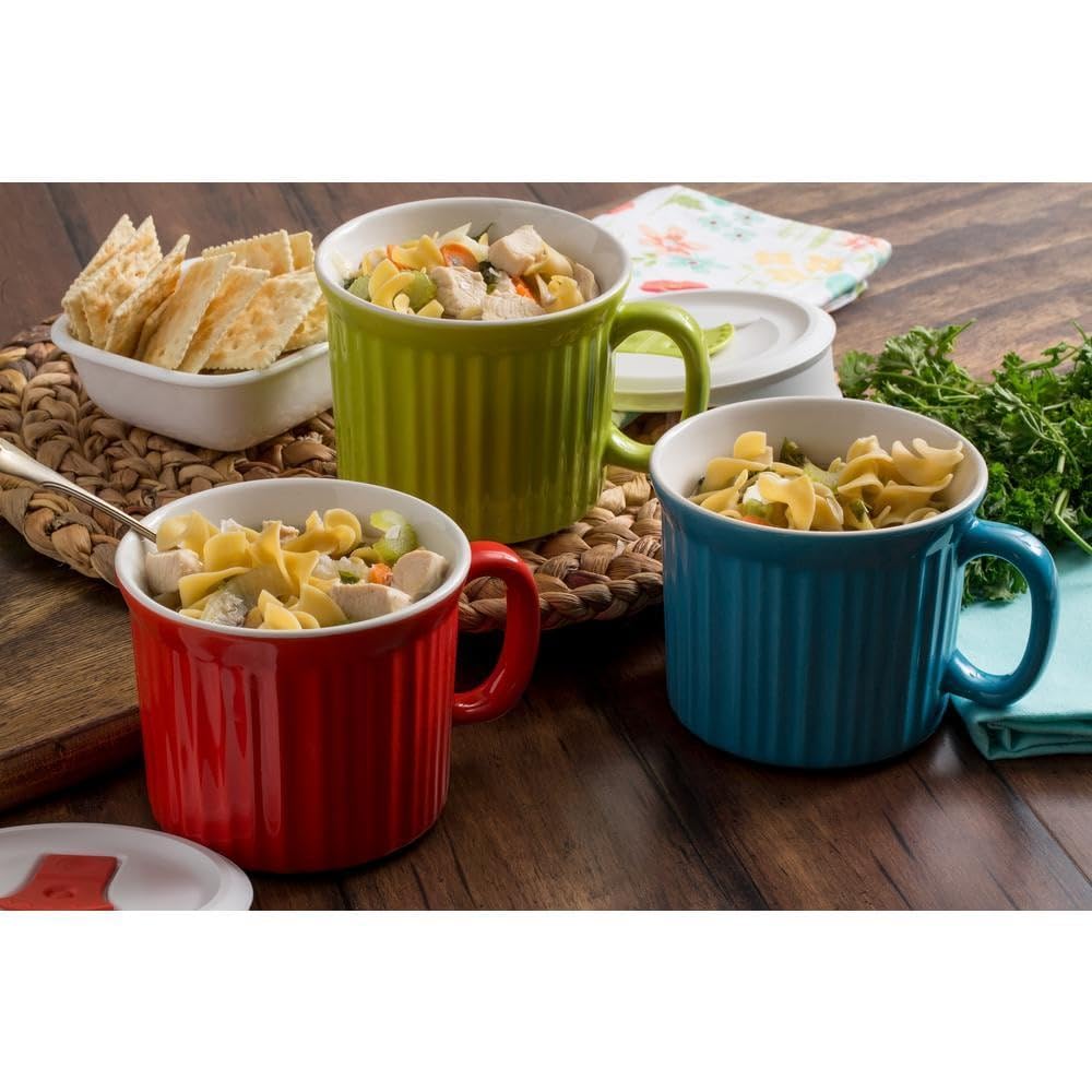 Taza de 20 onzas con tapa para porciones cómodas.