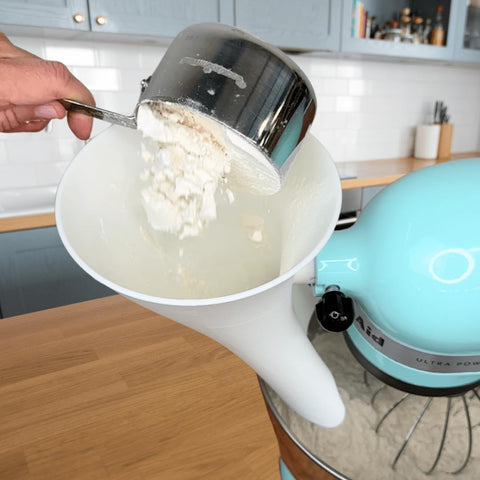 Countess Flour Funnel usa material plástico apto para alimentos para uso seguro.