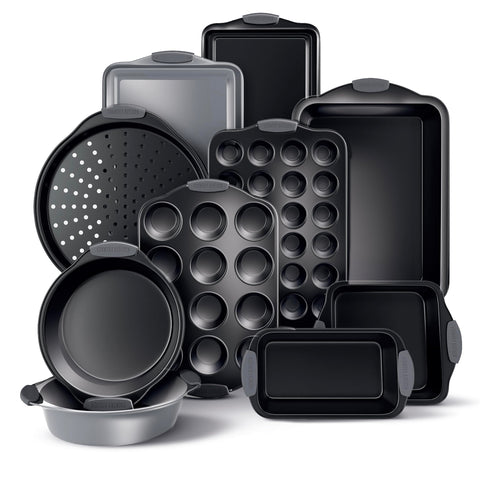 Country Kitchen: bandejas antiadherentes apilables en gris para optimizar almacenamiento.