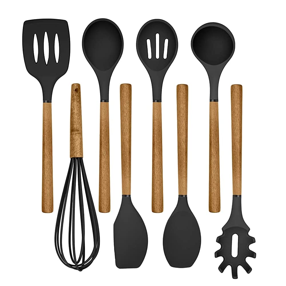Country Kitchen set de utensilios de silicona negro con mangos de madera redondeados, ideal para cocinar.