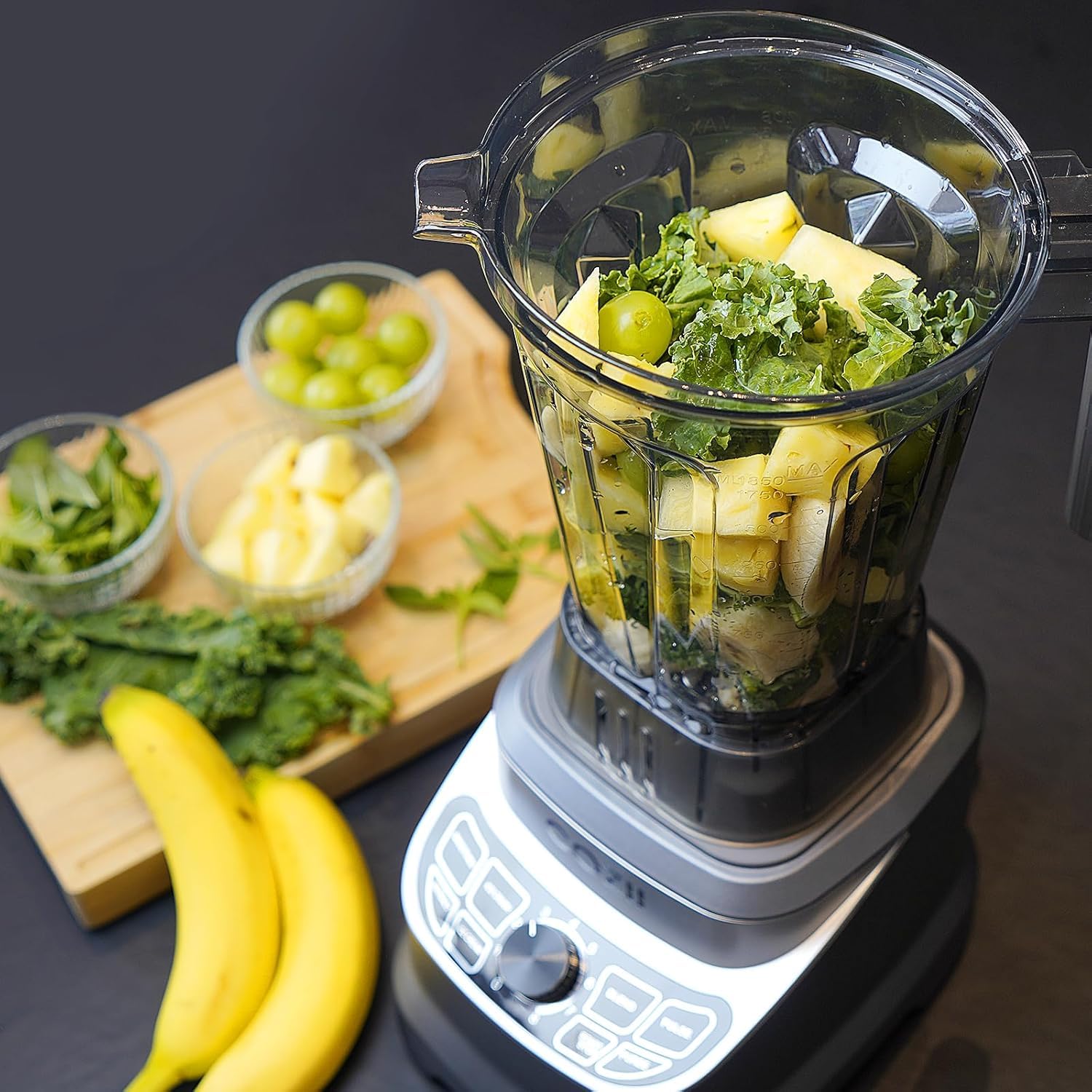 Cozii licuadora de mesa función pulso para mezclar ingredientes difíciles.