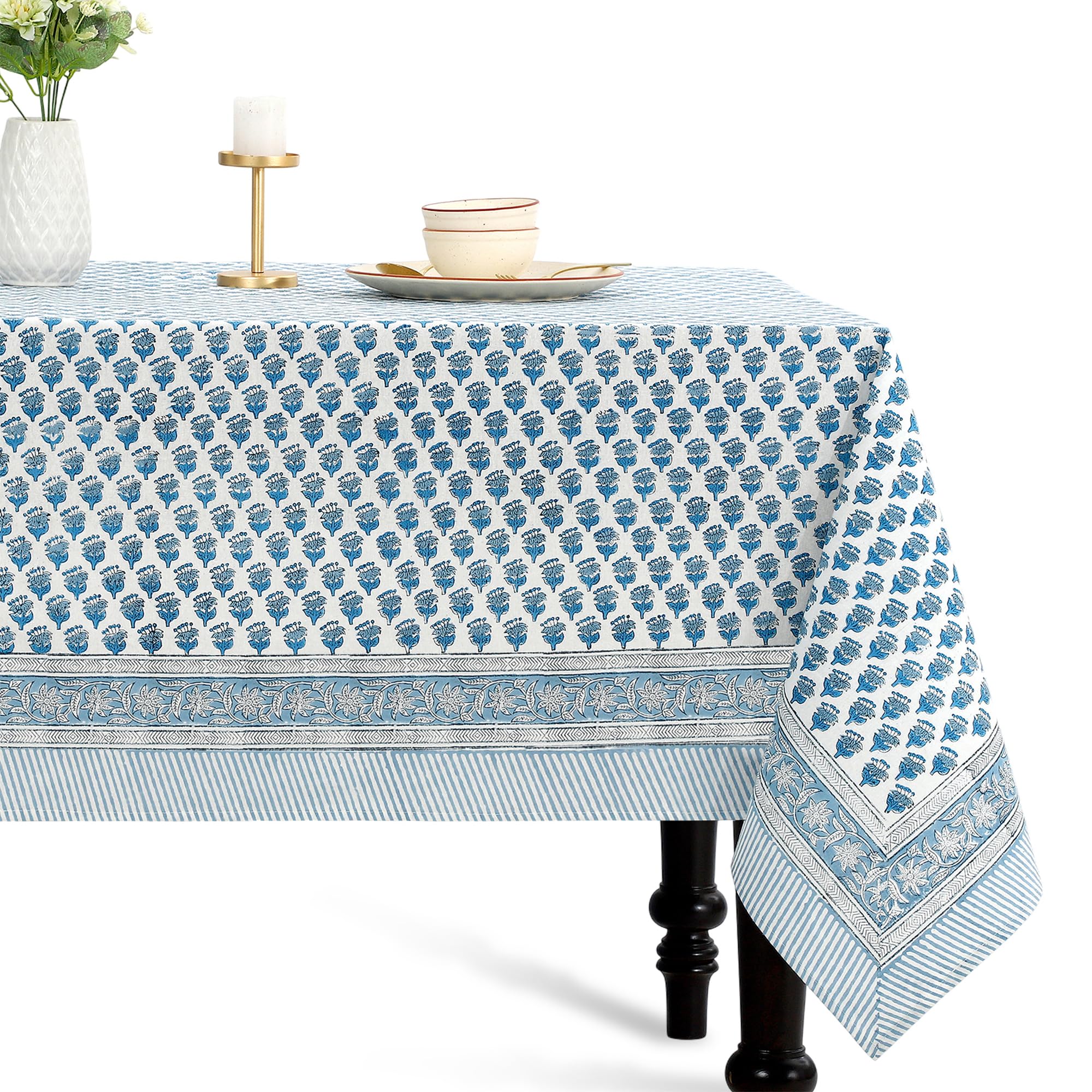 Mantel CPC Cotton Print Club, azul floral, ideal para cenas elegantes al aire libre.