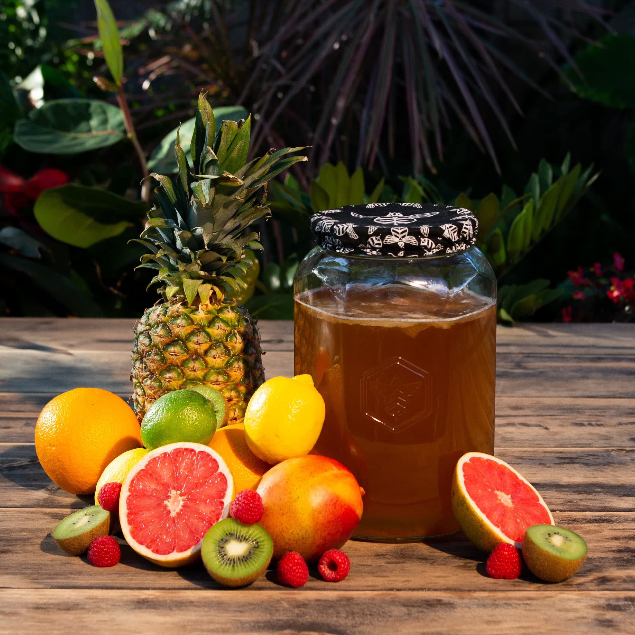 Frascos para embotellar y almacenar la kombucha casera.