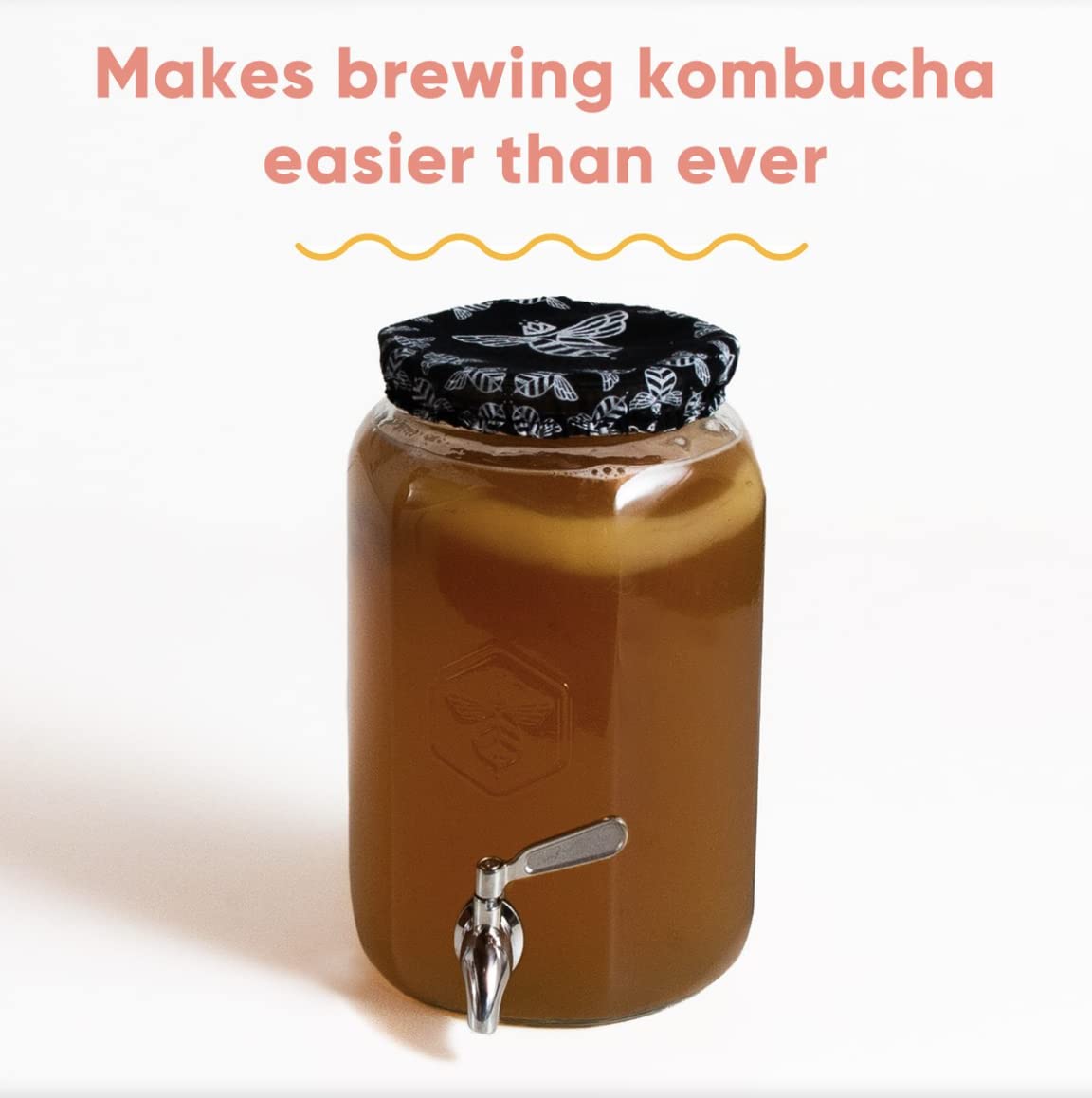 Craft A Brew Jarra incluye funda de tela elástica para protección y estilo.