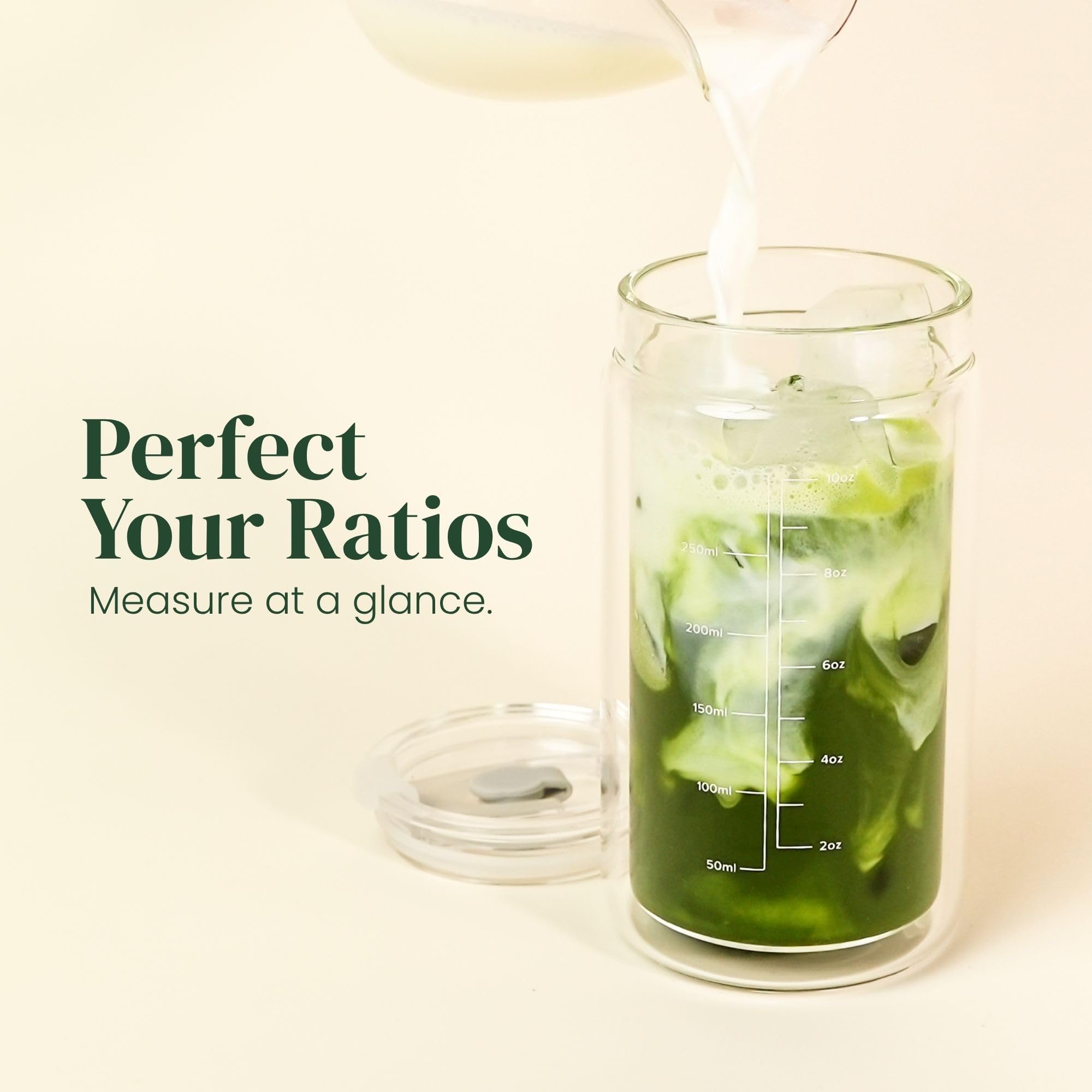 Crafti Slow Sippin, vaso con marcas de volumen para medir porciones de matcha o café.