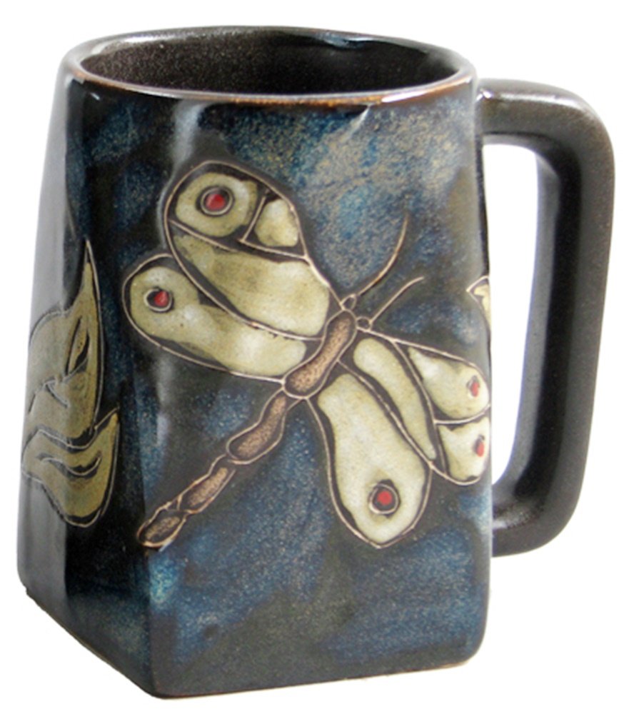 Taza Mara Stoneware de Creative Structures con libélula, ideal para café matutino con estilo