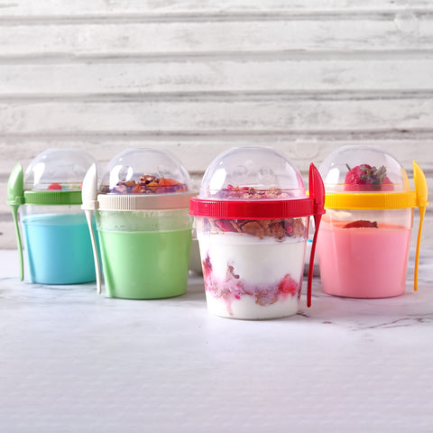 Crystalia cuchara integrada facilita comer yogur sin utensilios extra