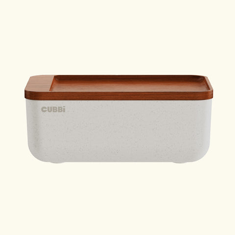 Cubbi interior bien organizado, mantiene los accesorios en su lugar y facilita la limpieza.