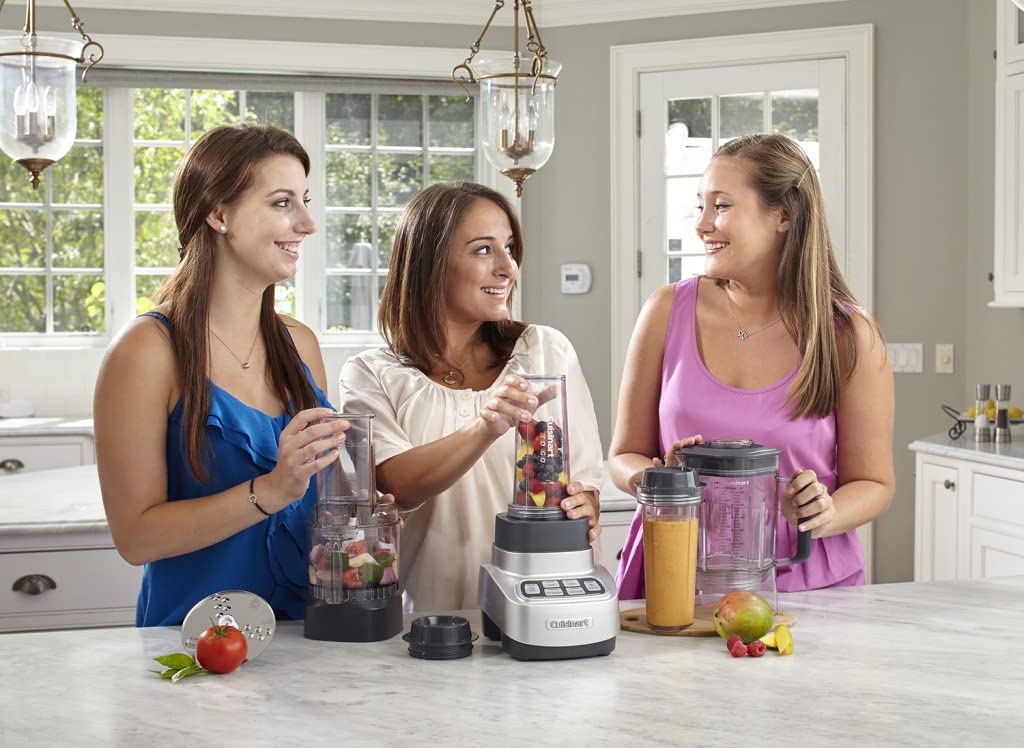 Cuisinart BFP-650 panel táctil LED para controles simples y rápidos.