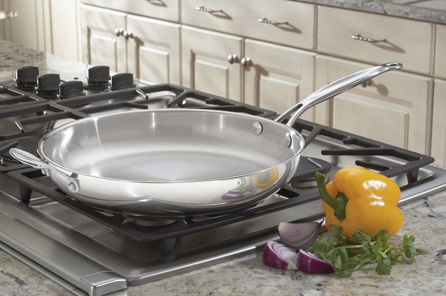 Cuisinart Chef's Classic base de aluminio encapsulado para calor uniforme y sin puntos fríos