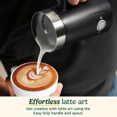 Batidor de espuma Cuisinart FR-16 para cappuccinos cremosos.
