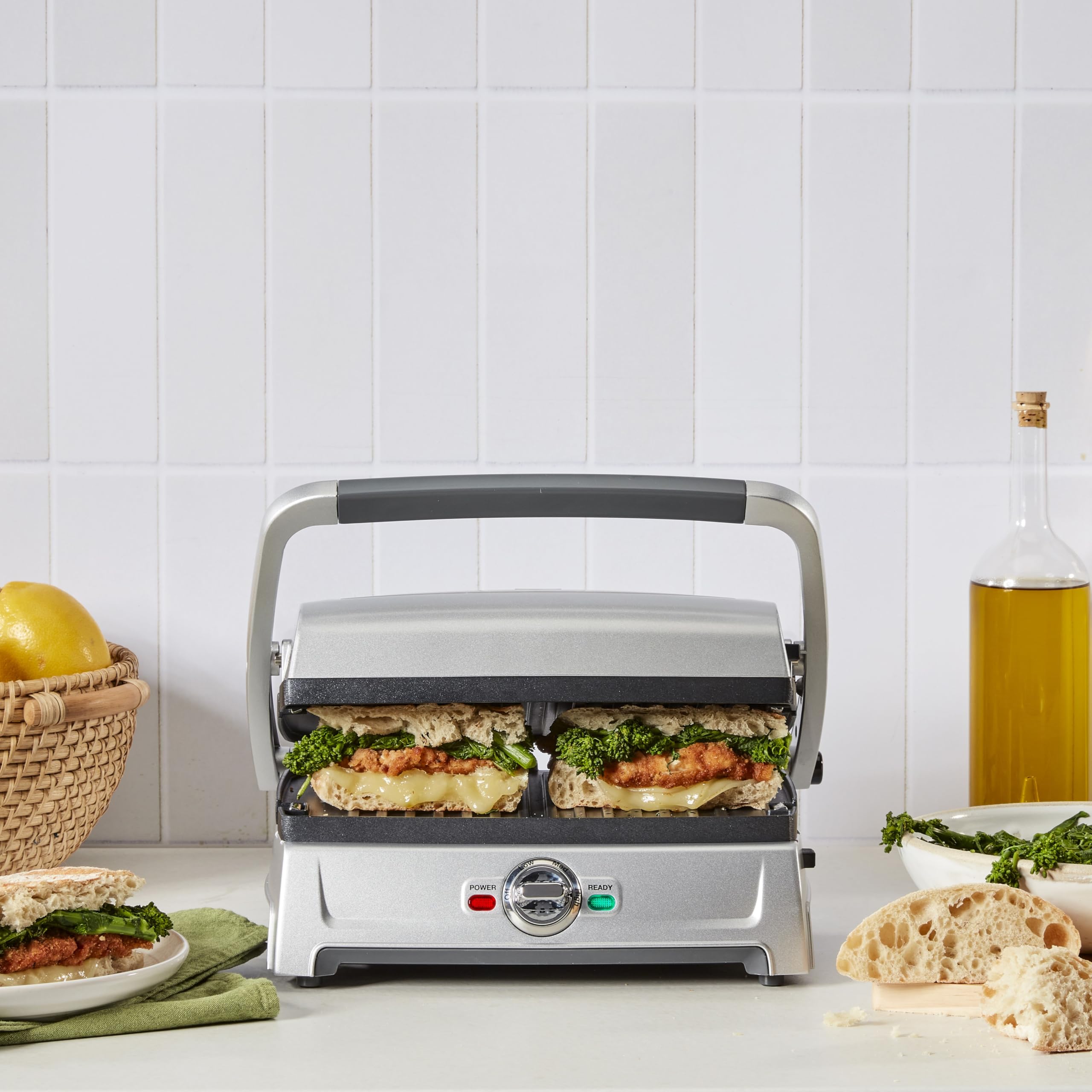 Cuisinart Griddler Compact – diseño compacto para cocinas pequeñas.