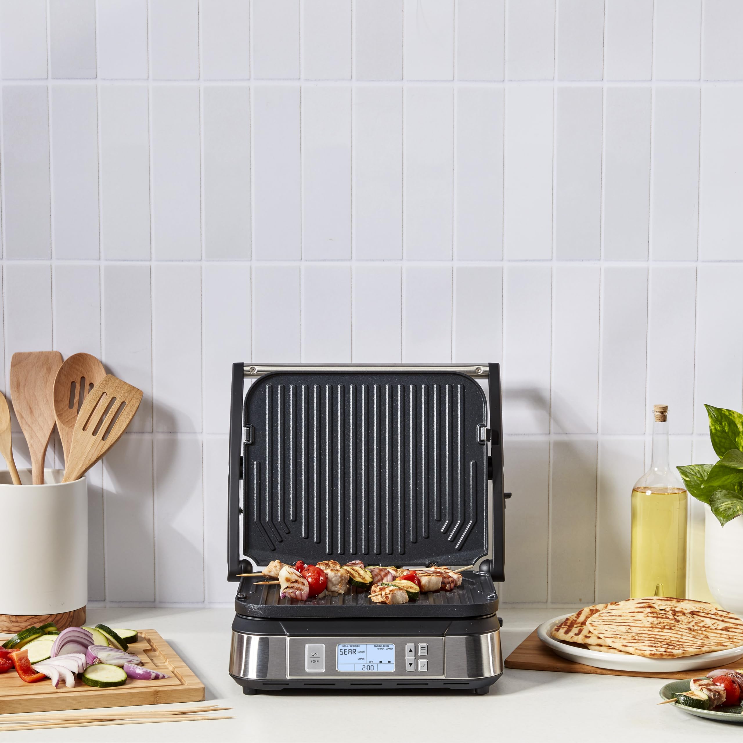 Cuisinart Griddler abre plano para una doble superficie y mayor capacidad de cocción.