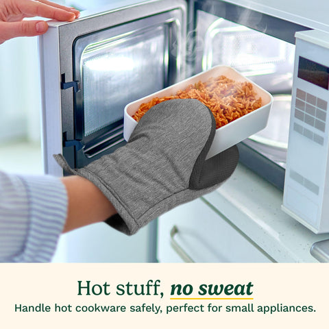 Guante mini de horno Cuisinart, diseño ambidiestro para uso cómodo.