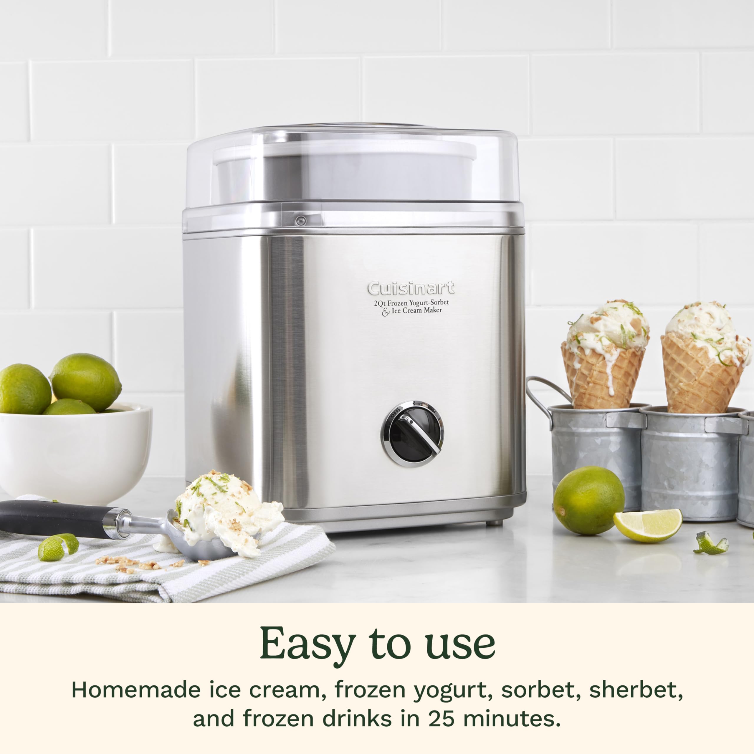 Cuisinart máquina para helados con boquilla de ingredientes grande para añadir mix-ins.