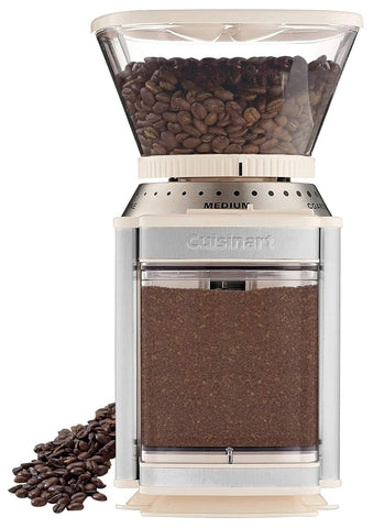 Hopper extraíble de Cuisinart para rellenar granos con facilidad.