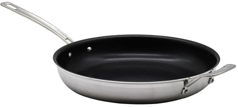 Olla de 8 cuartos con tapa, Cuisinart Multiclad Pro, tapa ajustada para conservar jugos.