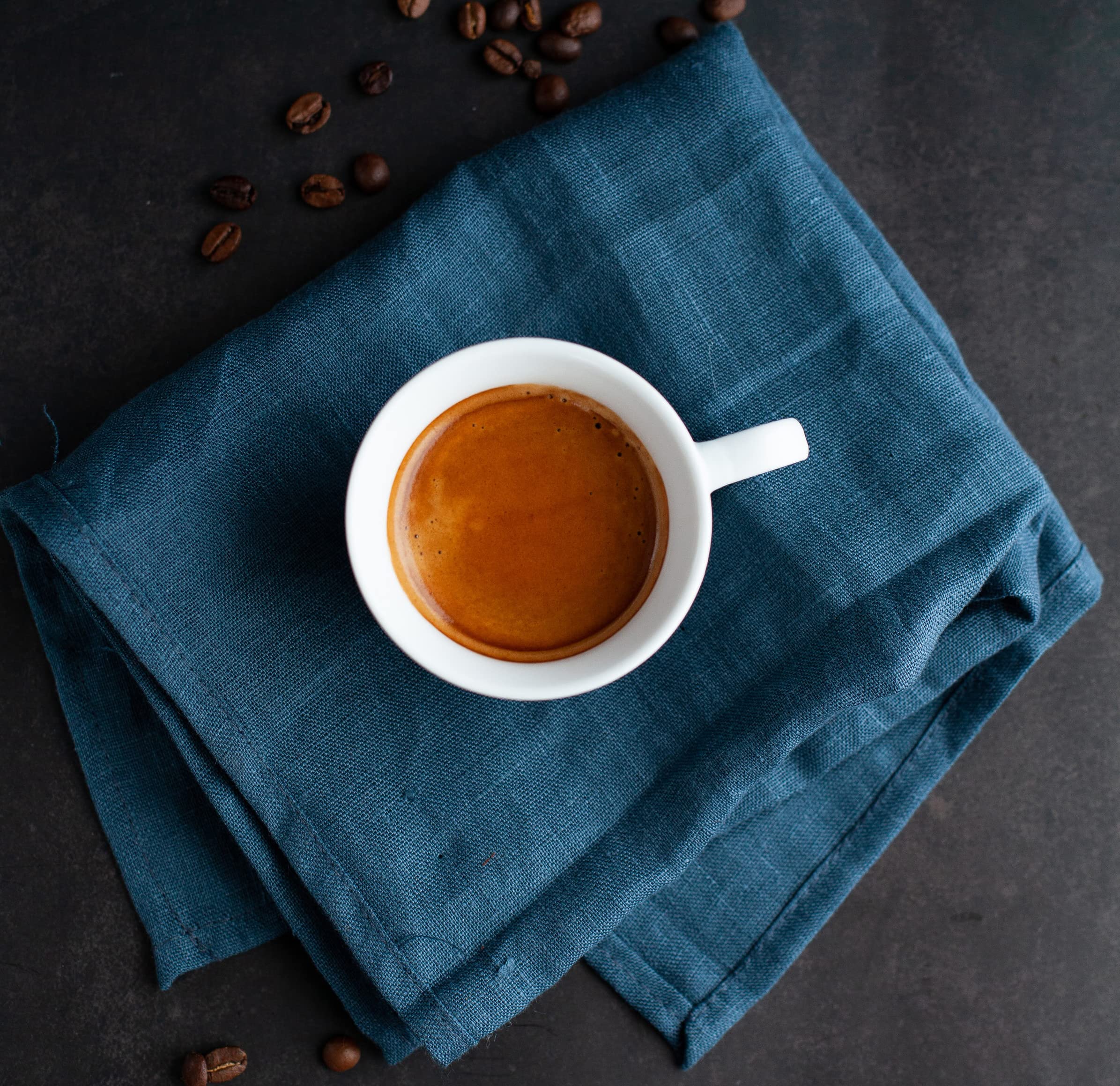 Experiencia de café en casa con Cuisinox, estilo y funcionalidad.
