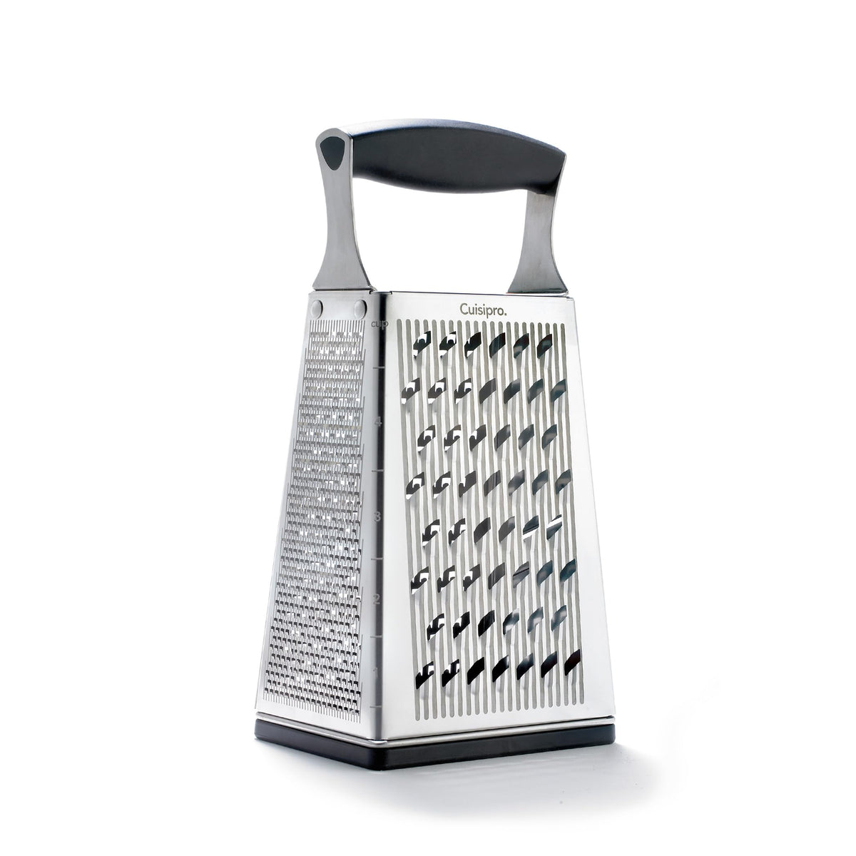 Rallador Cuisipro de acero inoxidable con mango ergonómico y 4 caras para quesos y verduras.