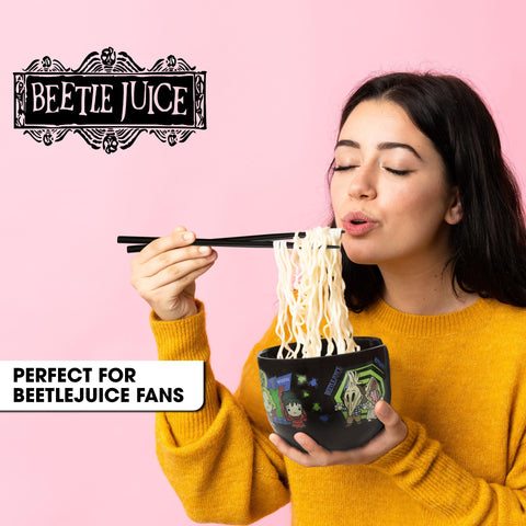 Cuchara Beetlejuice Culture Fly, diseño único para saborear fideos con facilidad.