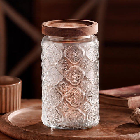 Custde tarro de cristal para especias y condimentos.