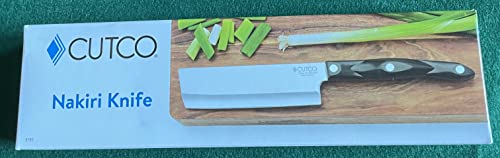 Cuchillo Cutco Nakiri, hoja de alto carbono para mayor durabilidad.