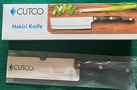Cuchillo Nakiri Cutco, mango ergonómico, agarre cómodo para largas sesiones de cocina.