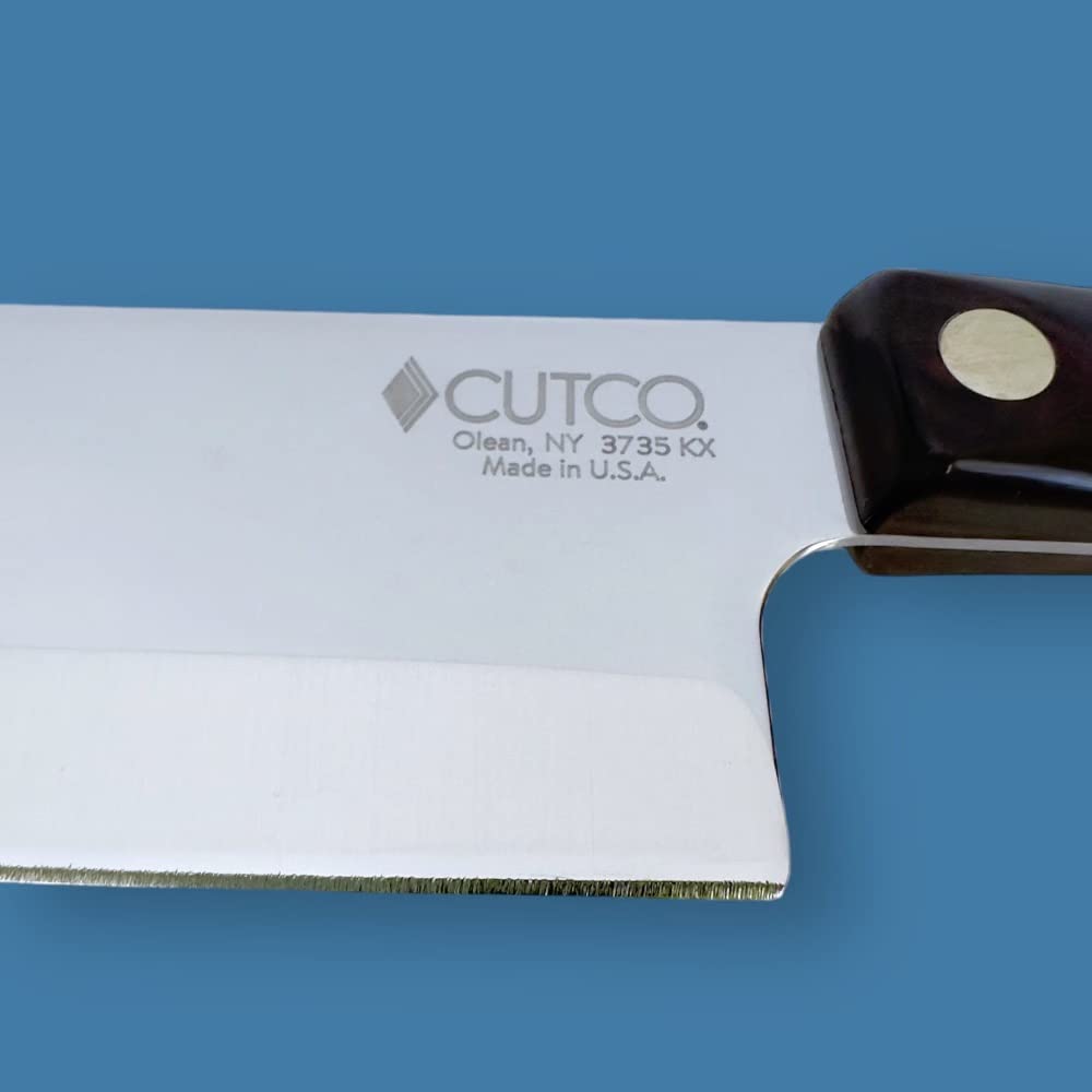 Nakiri Cutco facilita pasar ingredientes de la tabla a la sartén.