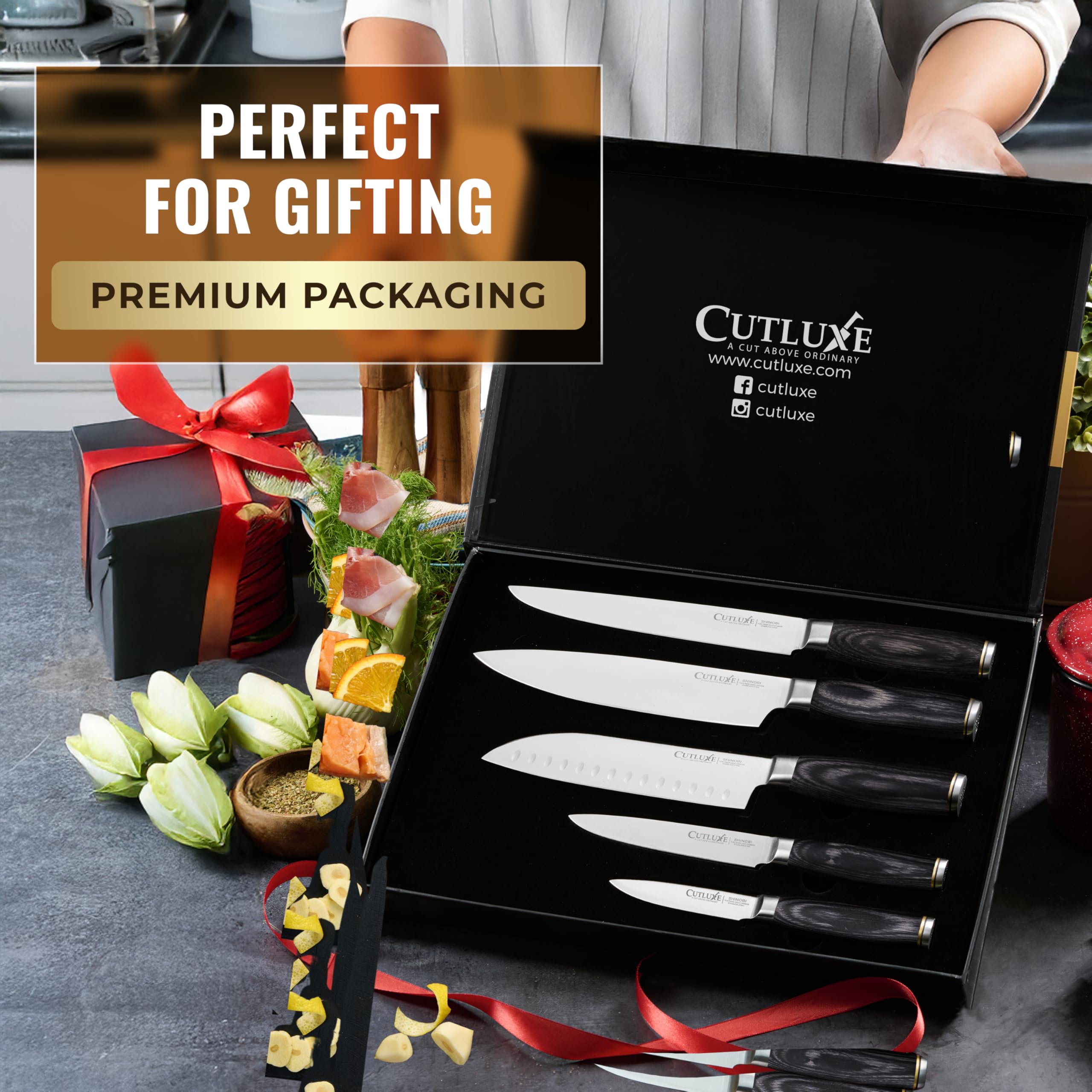 Cuchillo Cutluxe Shinobi de 7 pulgadas santoku para cortes controlados y uniformes.