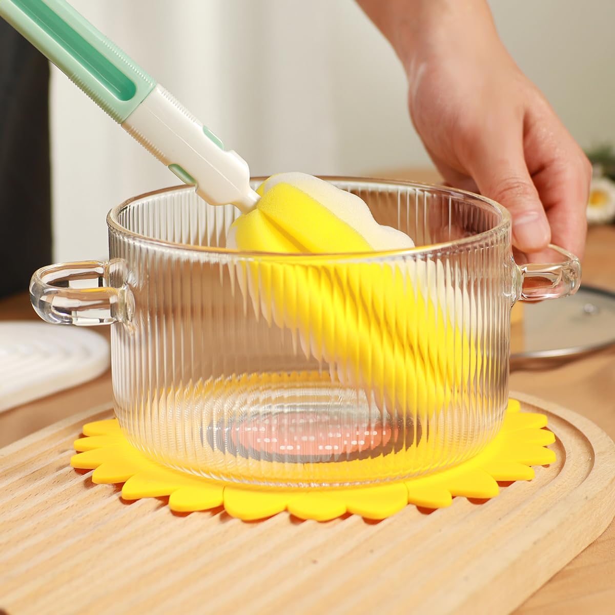 Olla de 1,5 L apta para pasta, sopa o leche.
