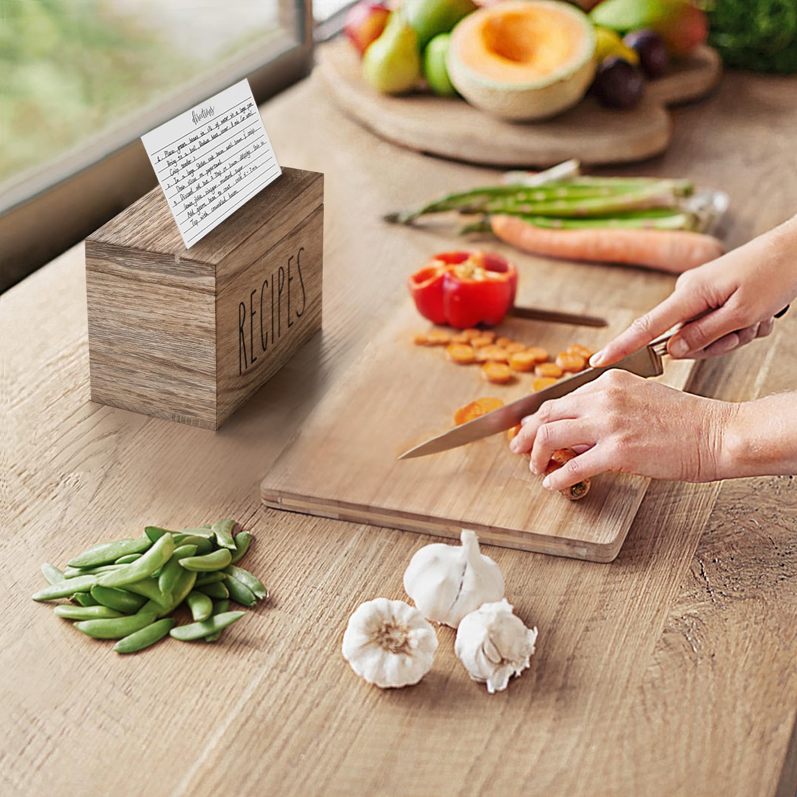 Dahey caja-recetas-madera-marron-con-tapa, protege las tarjetas y evita el polvo.