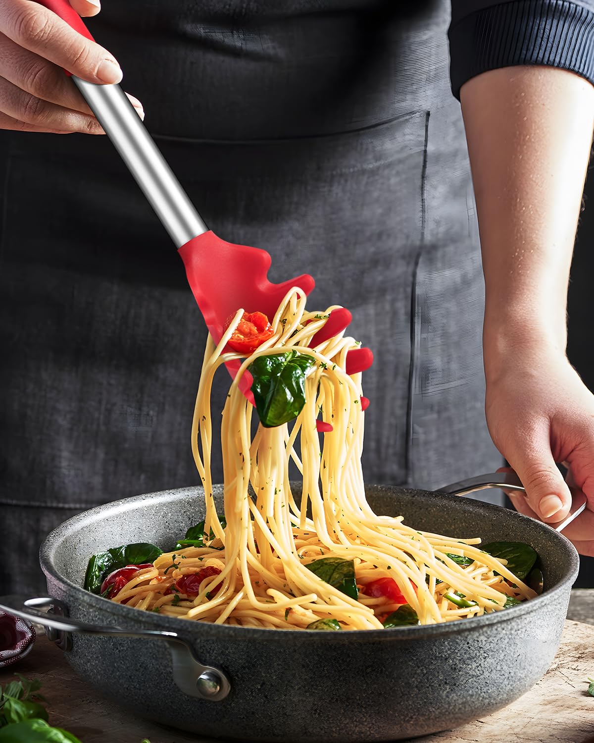 Pala con drenaje y dos orificios para escurrir.