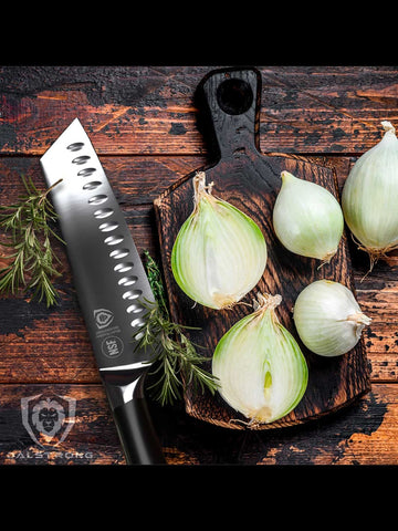 Dalstrong Santoku Vanquish 7 pulgadas, diseño elegante y potencia en una sola herramienta.