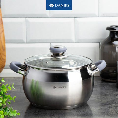 Daniks comparación de tamaño en cocina para visualizar capacidad y escala