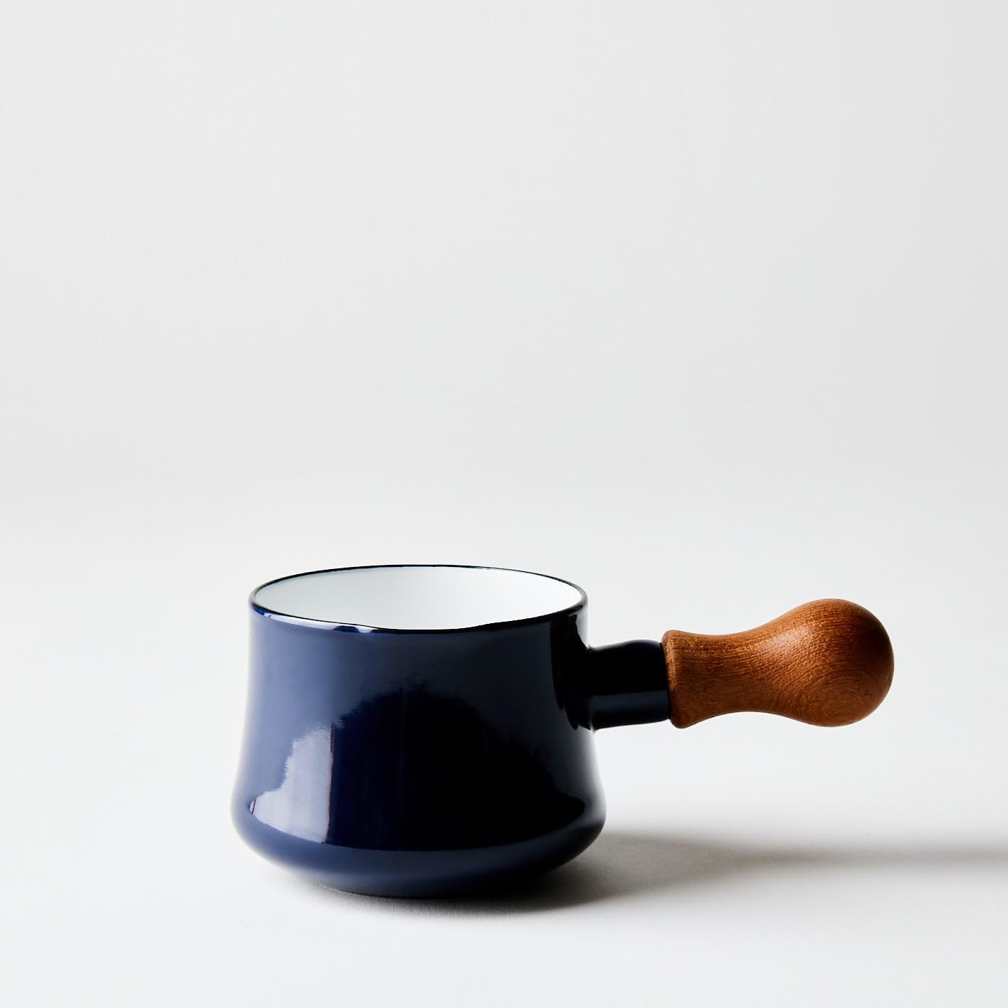 Dansk Kobenstyle Azul Medianoche, calentador de mantequilla; ideal para derretir mantequilla con seguridad.