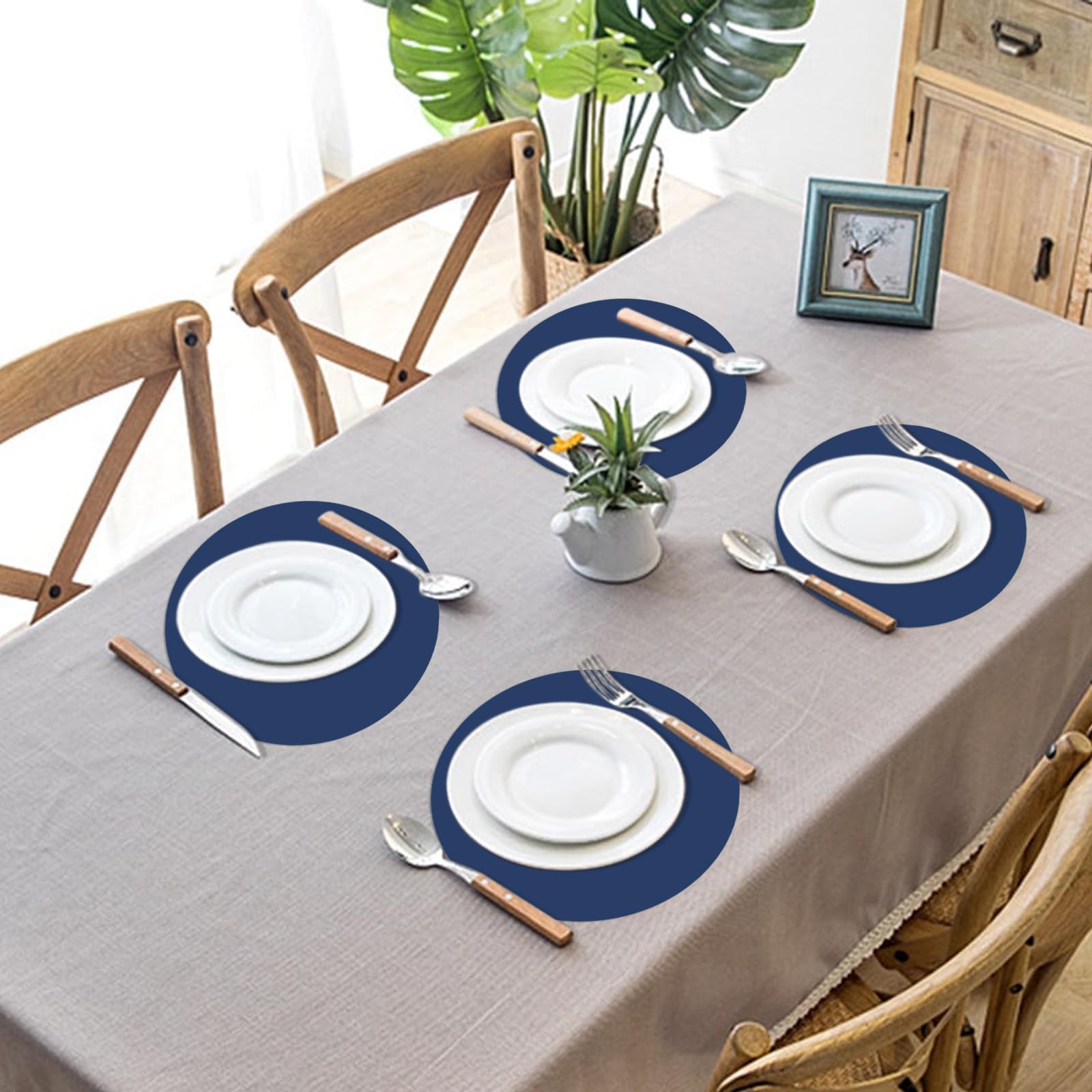 Mantel desechable Datyiiha en azul marino para bodas y celebraciones.