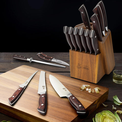 Cuchillo pelador de 3.75 pulgadas DDF iohEF para pelar y preparar ingredientes.