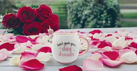 Figura unicornio 3D en la taza de Decodyne añade encanto