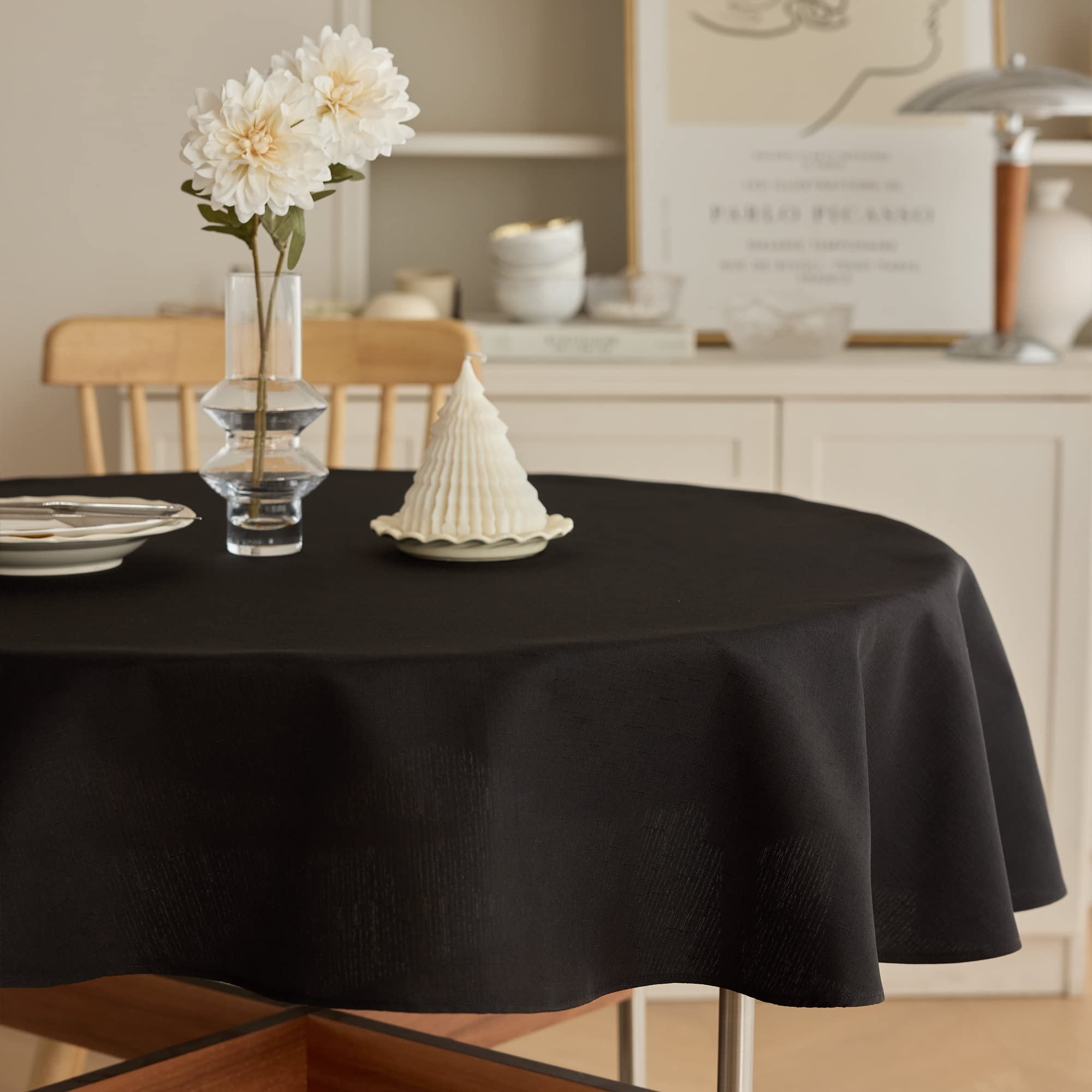 Mantel impermeable Decorelia redondo de 60 pulgadas protege la mesa y eleva la decoración