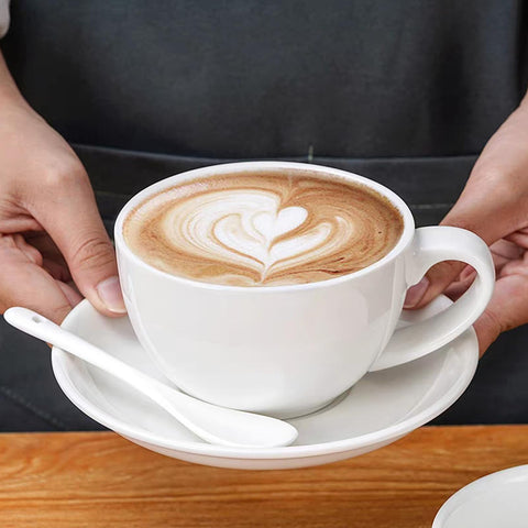 Taza DeeCoo 11 oz frente, equilibrio perfecto para café diario.