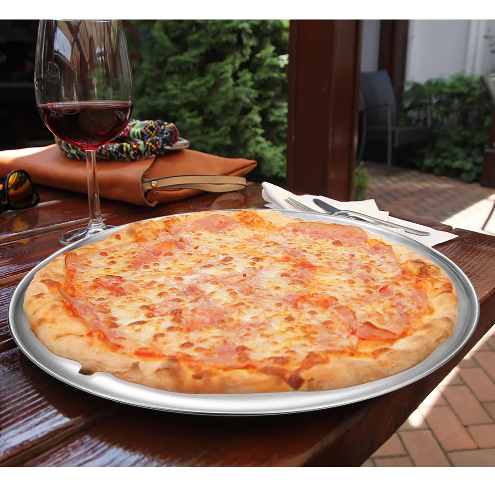 Uso versátil Deedro para pizza, ensaladas y postres.