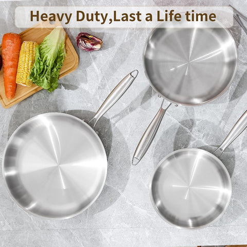 Sartén DELARLO Tri-Ply apta para inducción y horno hasta 600°F para recetas versátiles.