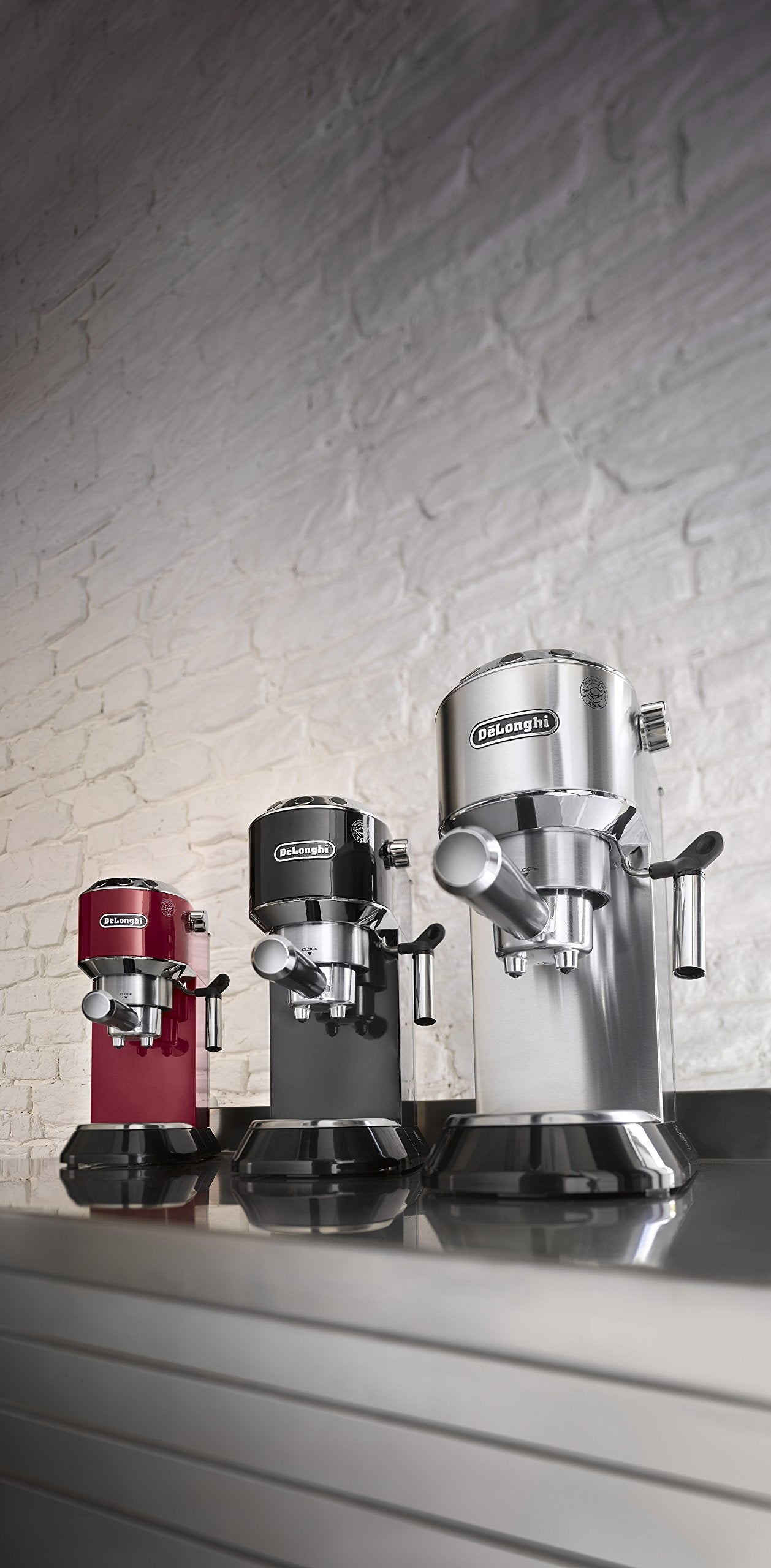 Tecnología Thermoblock en la Dedica, calienta rápido para espresso perfecto.