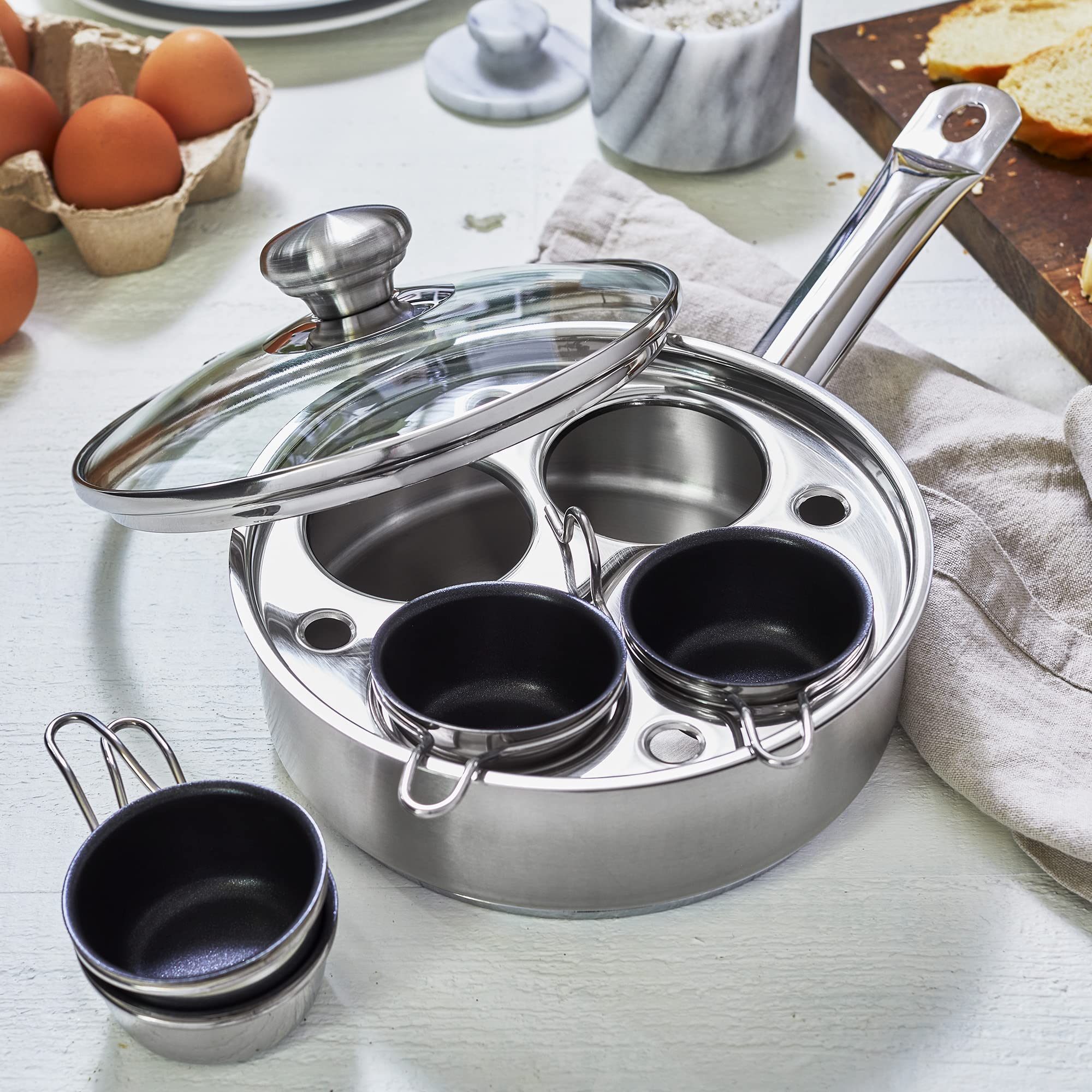 Demeyere Resto: tazas para huevos desmoldables con cocción pareja y limpieza sencilla.