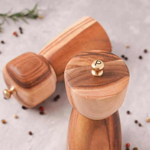 DeroTeno acabado cálido en madera y acero para mesa elegante