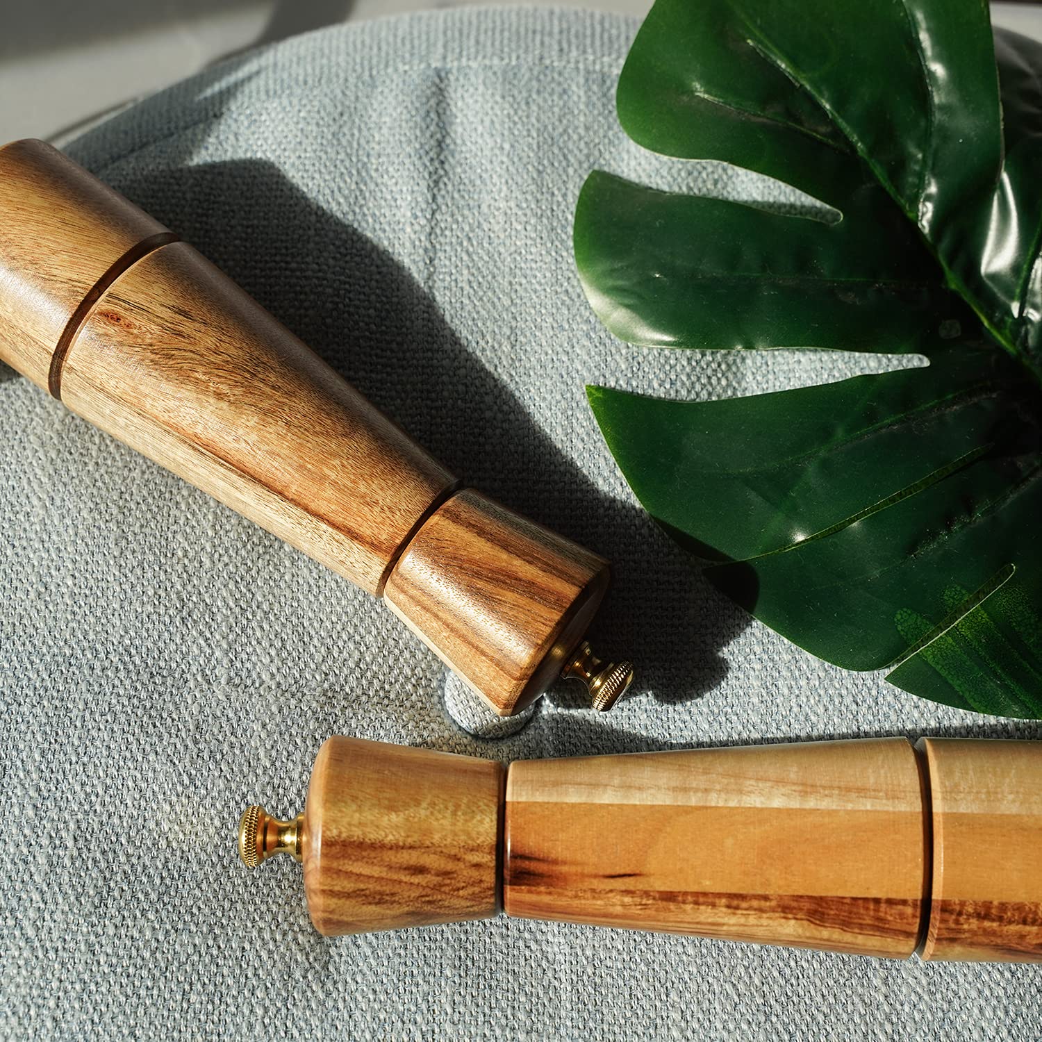 DeroTeno bandeja de acacia incluida para servir.