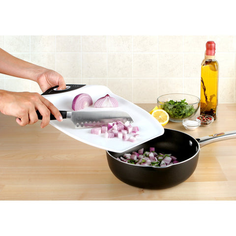 Dexas Chop & Scoop, superficie sin poros para cortar y evitar retención de olores.