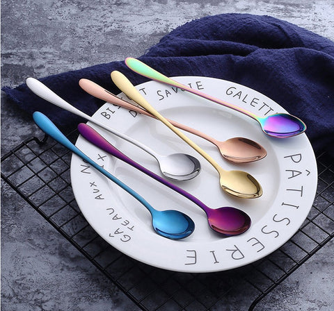 Conjunto de 8 cucharas para mesa familiar y uso diario.
