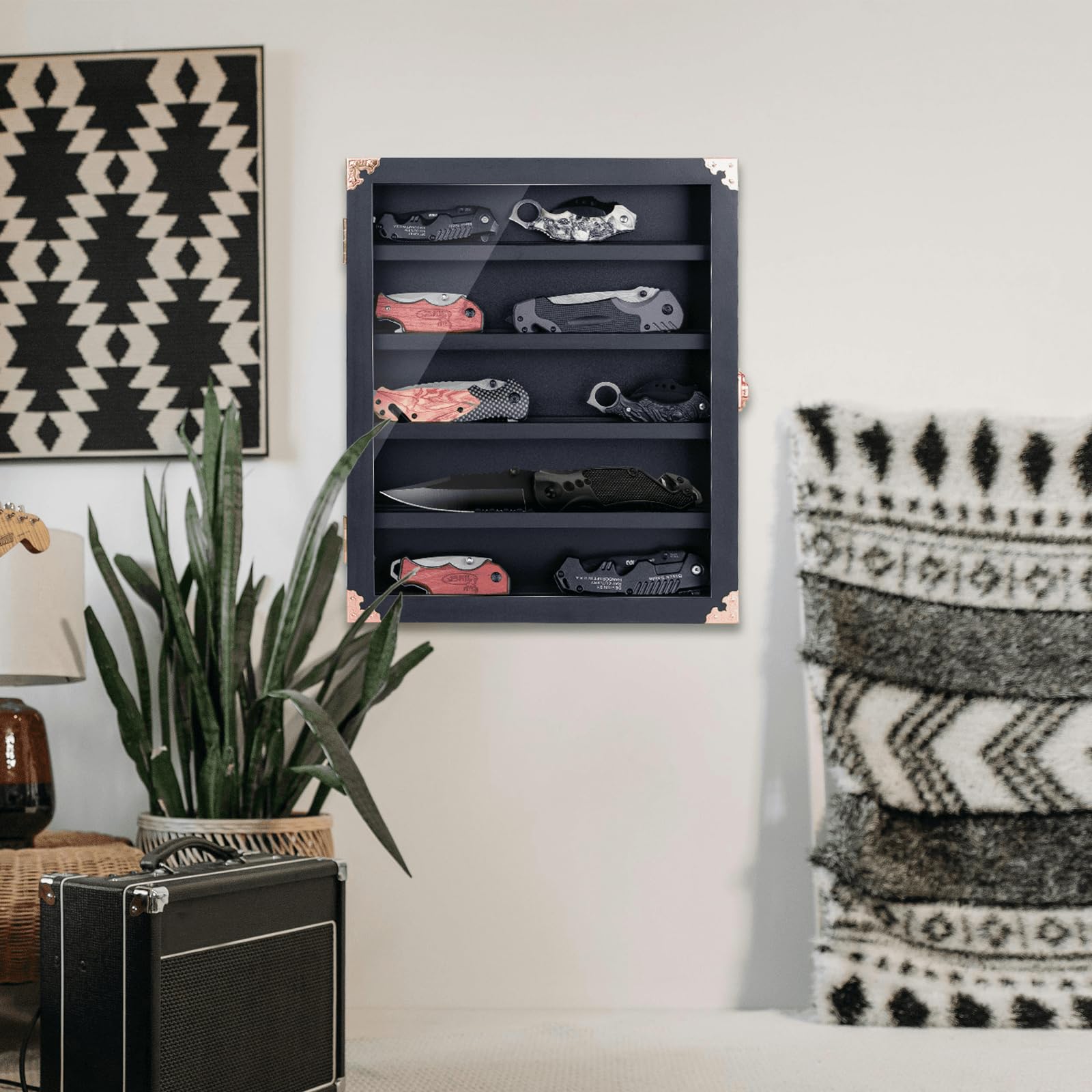 DigNew puerta-acrilica-exhibicion-cuchillos, permite ver los cuchillos sin contacto.
