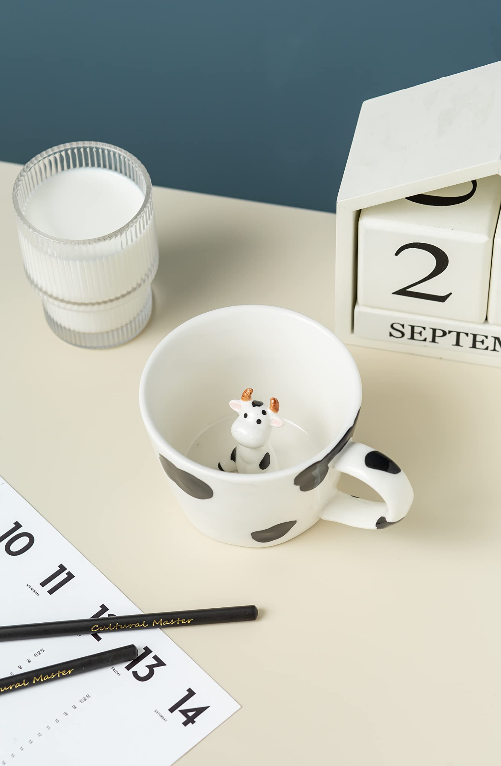 DIHOclub taza cerámica con diseño blanco y negro, pieza artesanal única.